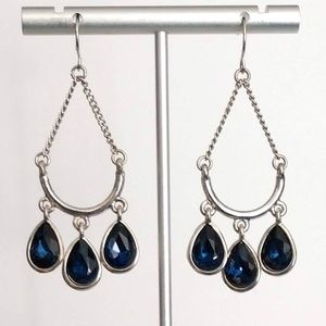 Blue faceted glass and silver chandelier e…